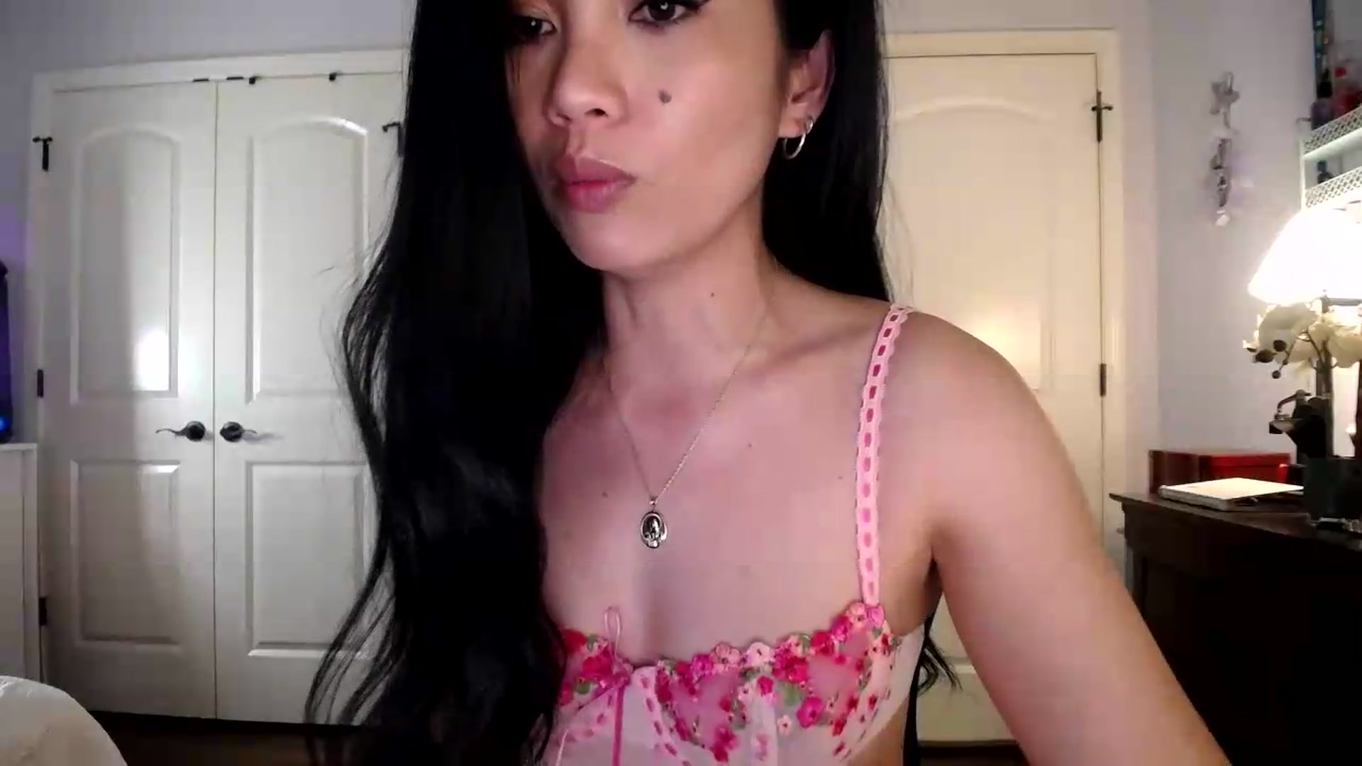 Gallery image thumbnail from AsianLuv_4U's myfreecams stream on, 08/20/2026, 15:46 image 19 of 20