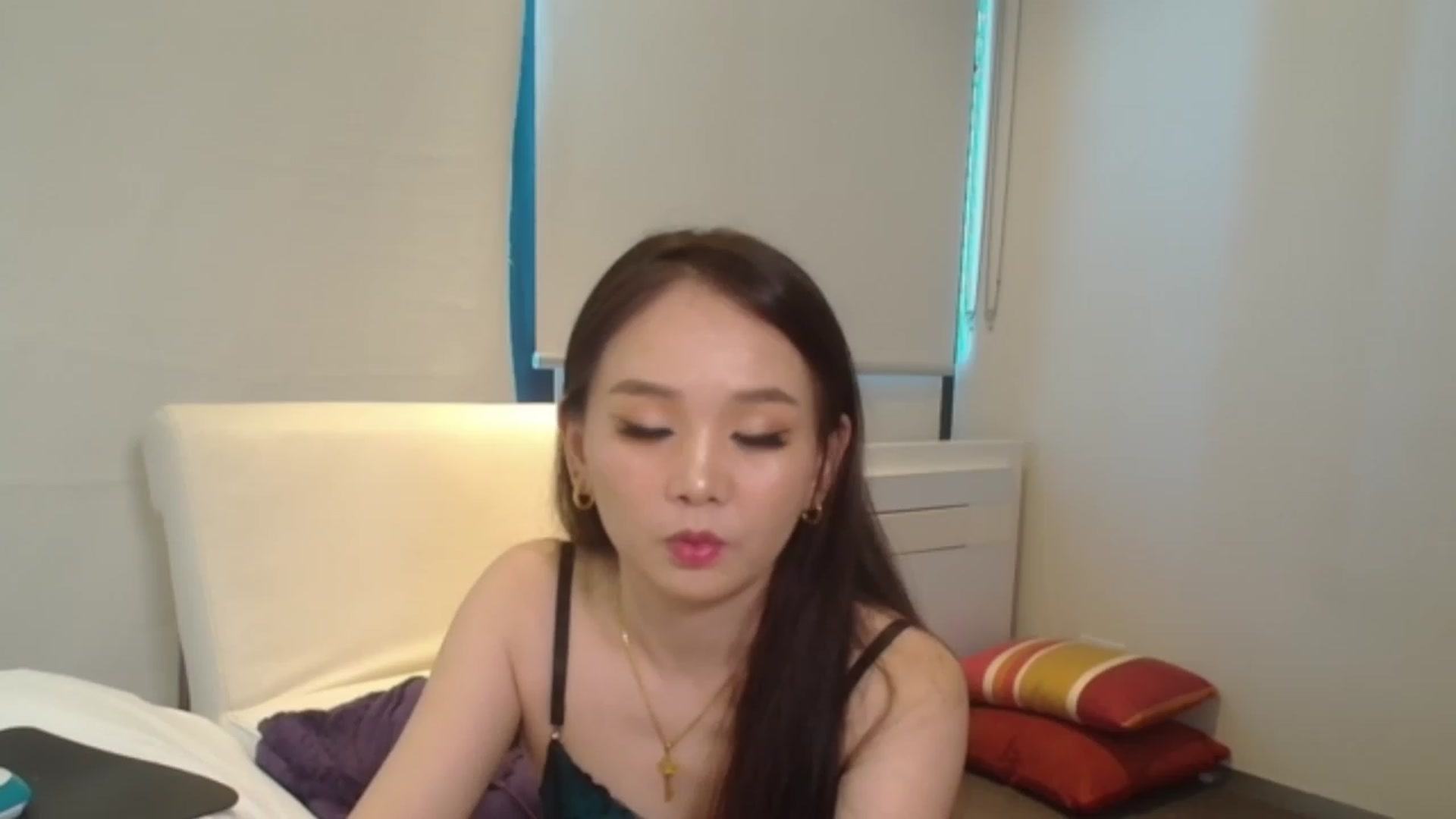 Gallery image thumbnail from Asiankitty_3X's myfreecams stream on, 01/28/2024, 06:28 image 4 of 20