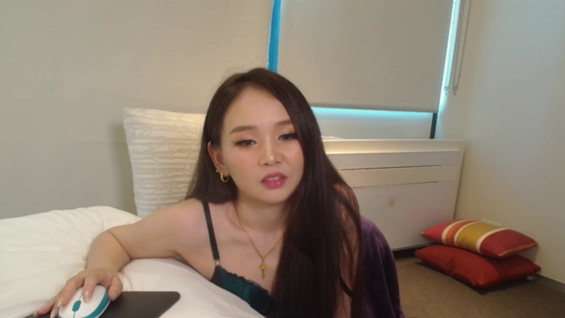 Gallery image thumbnail from Asiankitty_3X's myfreecams stream on, 01/28/2024, 06:28 image 12 of 20