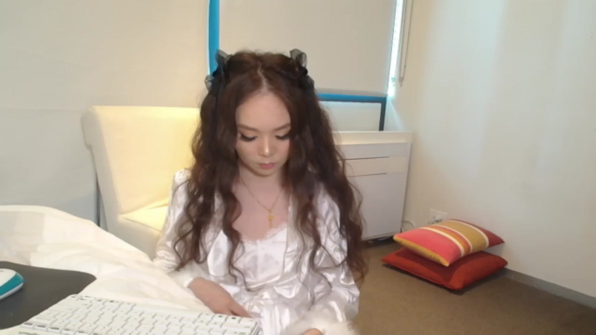 Gallery image thumbnail from Asiankitty_3X's myfreecams stream on, 02/15/2024, 06:10 image 6 of 20