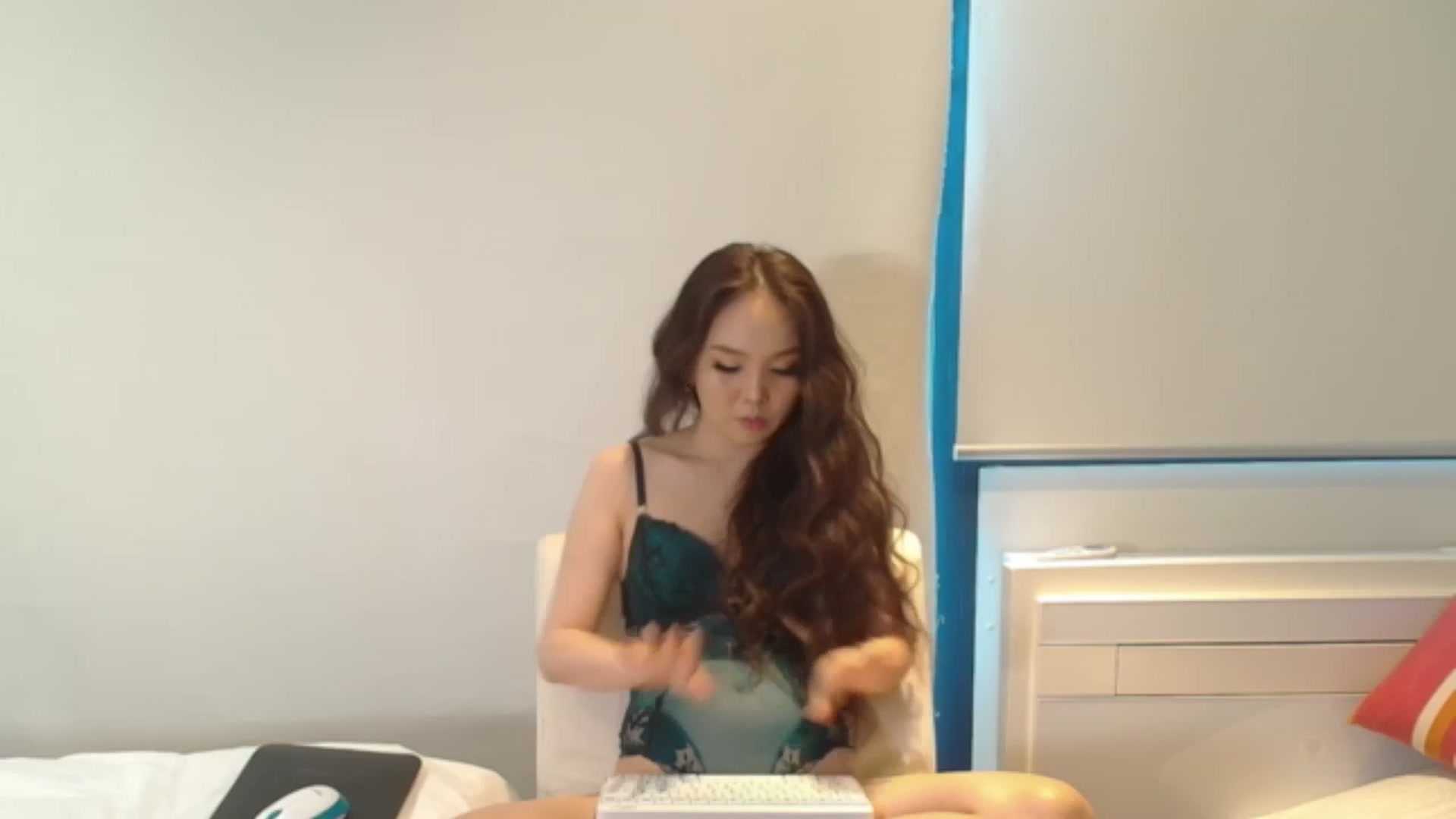 Gallery image thumbnail from Asiankitty_3X's myfreecams stream on, 02/16/2024, 05:35 image 18 of 20
