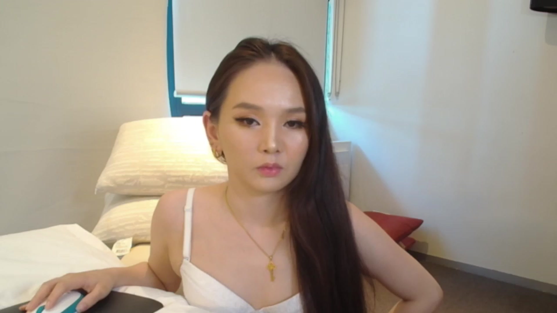 Gallery image thumbnail from Asiankitty_3X's myfreecams stream on, 03/05/2024, 04:44 image 9 of 20