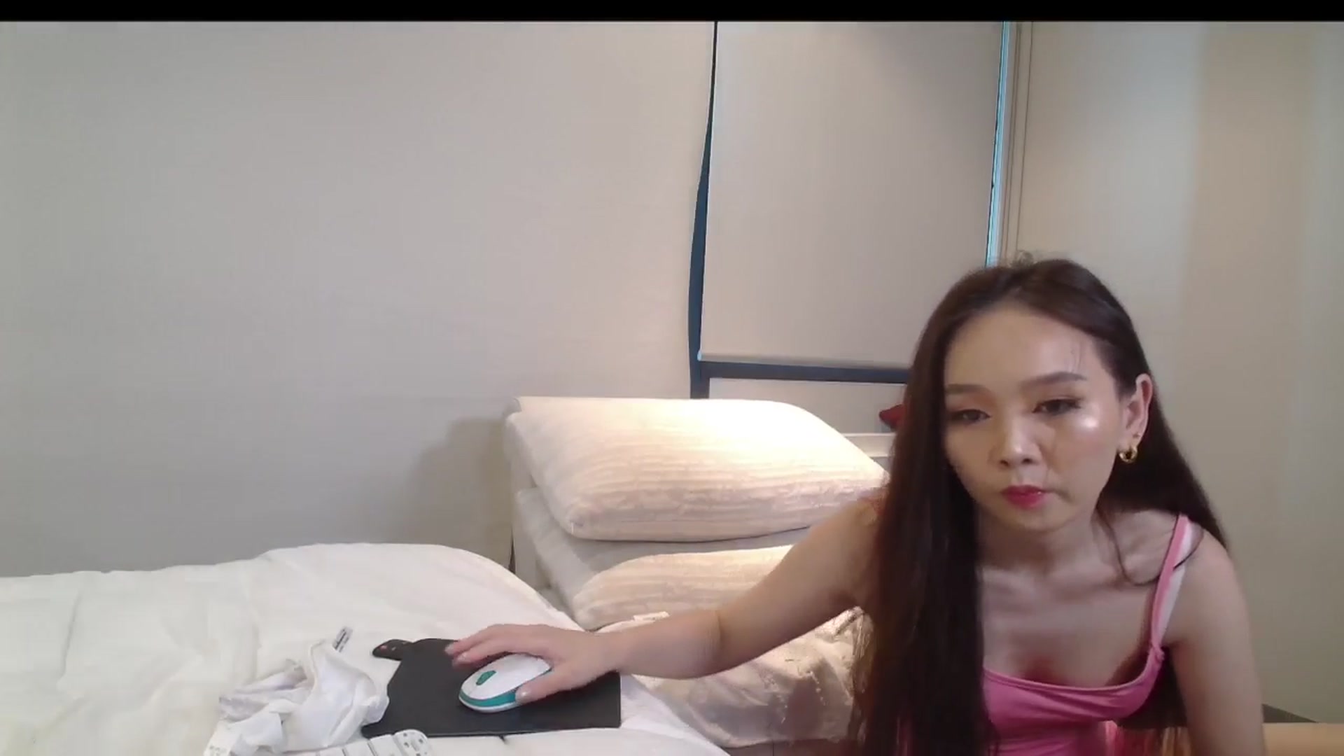 Gallery image thumbnail from Asiankitty_3X's myfreecams stream on, 04/08/2024, 03:51 image 20 of 20