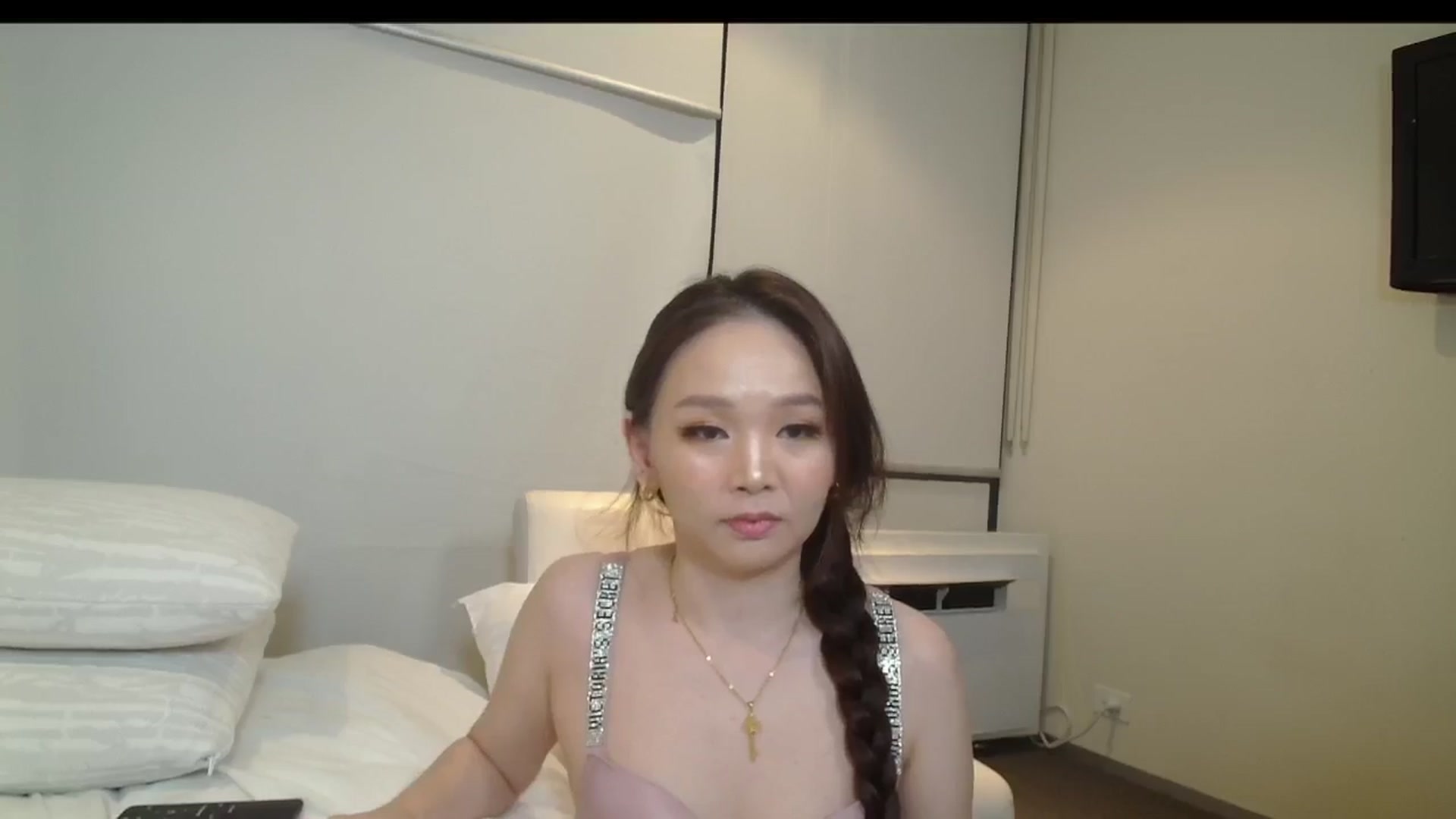 Gallery image thumbnail from Asiankitty_3X's myfreecams stream on, 05/19/2024, 09:42 image 2 of 20