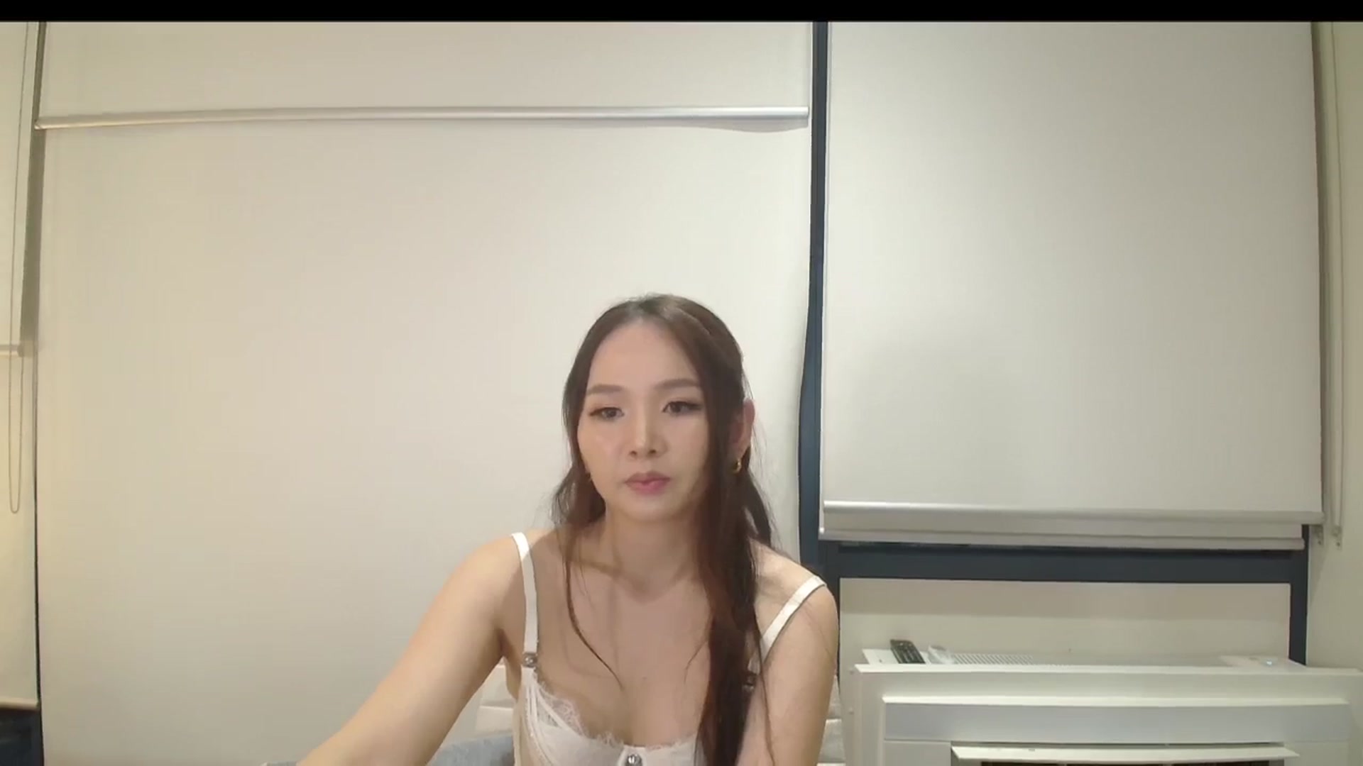 Gallery image thumbnail from Asiankitty_3X's myfreecams stream on, 12/26/2024, 10:18 image 10 of 20