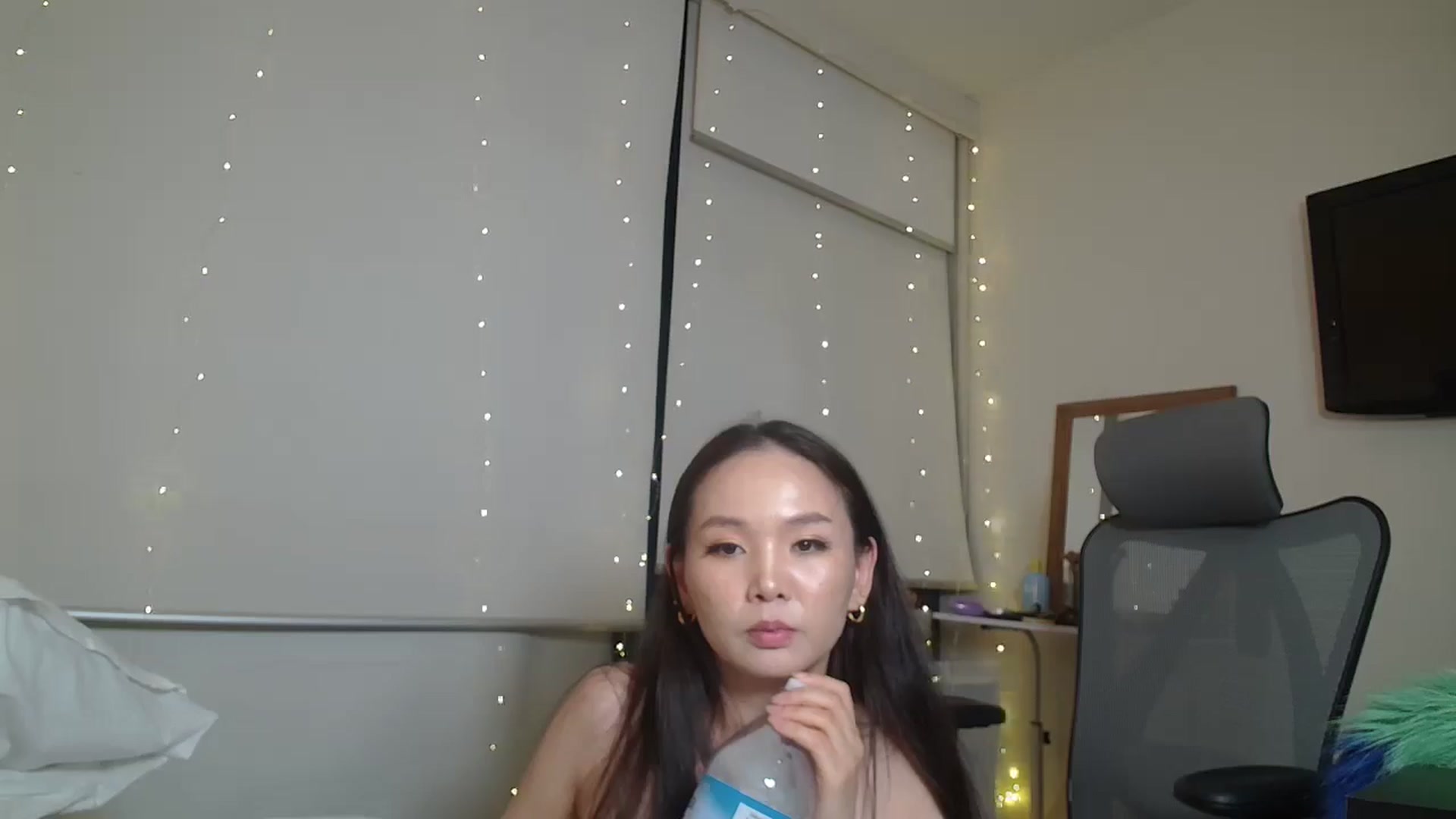 Gallery image thumbnail from Asiankitty_3X's myfreecams stream on, 01/26/2025, 13:45 image 15 of 20