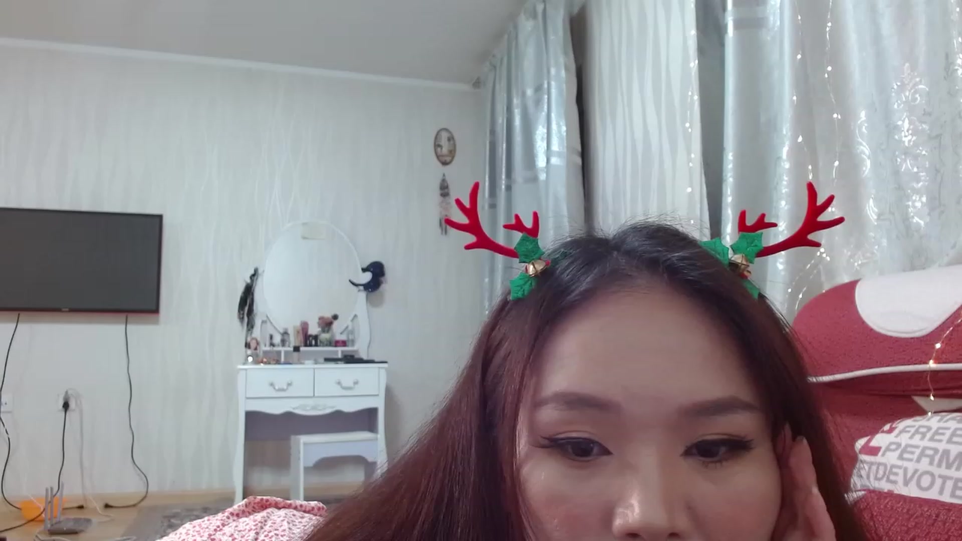 Gallery image thumbnail from Asiankitty_oX's myfreecams stream on, 12/21/2022, 13:59 image 6 of 20