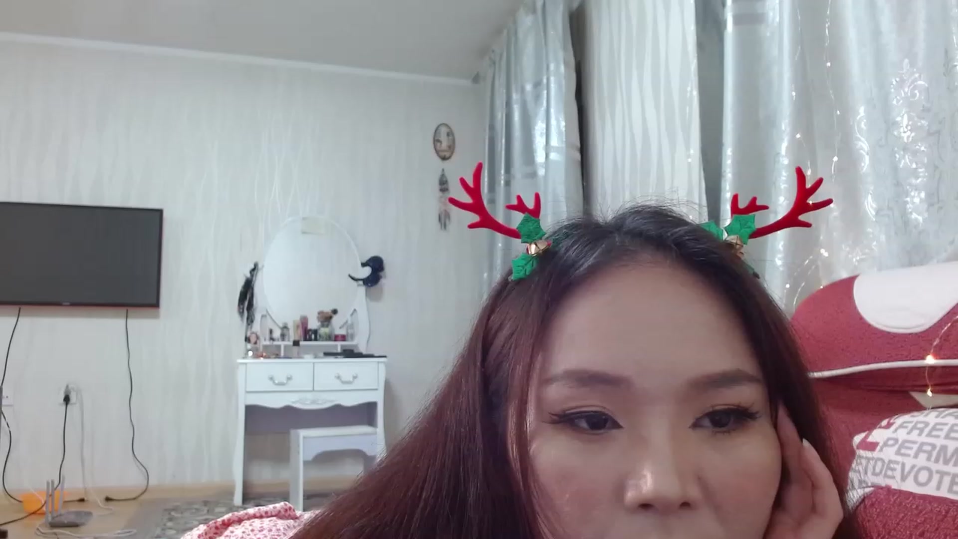 Gallery image thumbnail from Asiankitty_oX's myfreecams stream on, 12/21/2022, 13:59 image 3 of 20