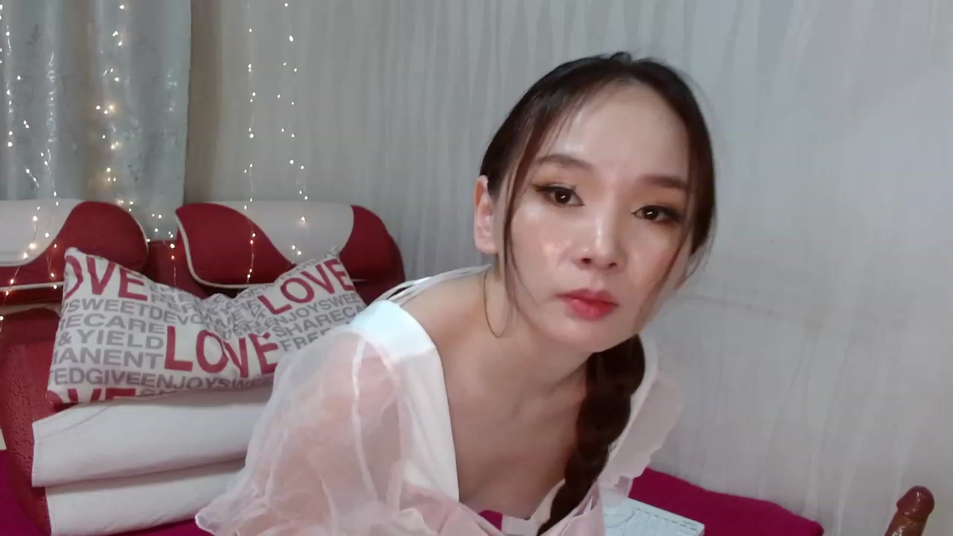Gallery image thumbnail from Asiankitty_oX's myfreecams stream on, 12/23/2022, 13:00 image 10 of 20