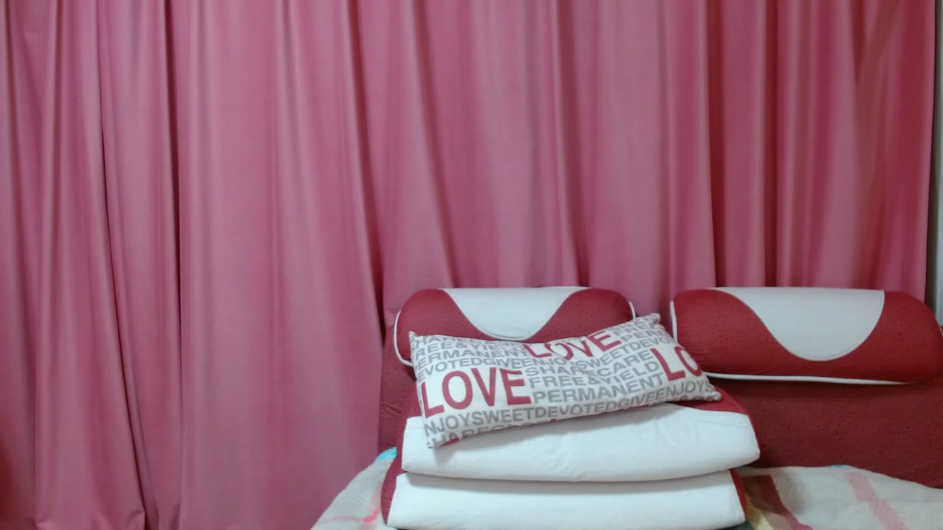 Gallery image thumbnail from Asiankitty_oX's myfreecams stream on, 12/25/2022, 12:42 image 10 of 20