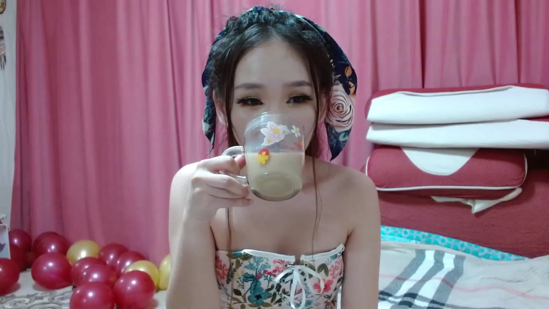 Gallery image thumbnail from Asiankitty_oX's myfreecams stream on, 12/27/2022, 14:37 image 5 of 20