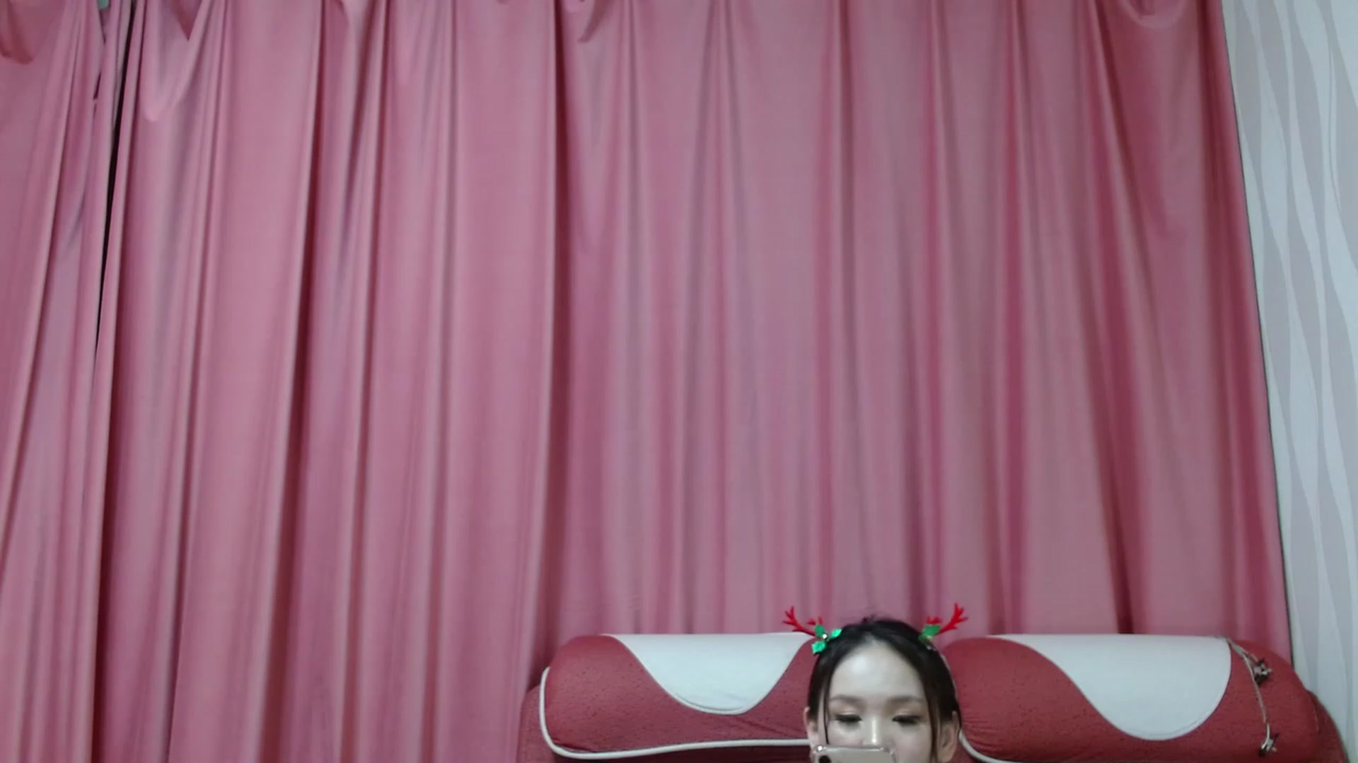 Gallery image thumbnail from Asiankitty_oX's myfreecams stream on, 12/31/2022, 12:05 image 13 of 20