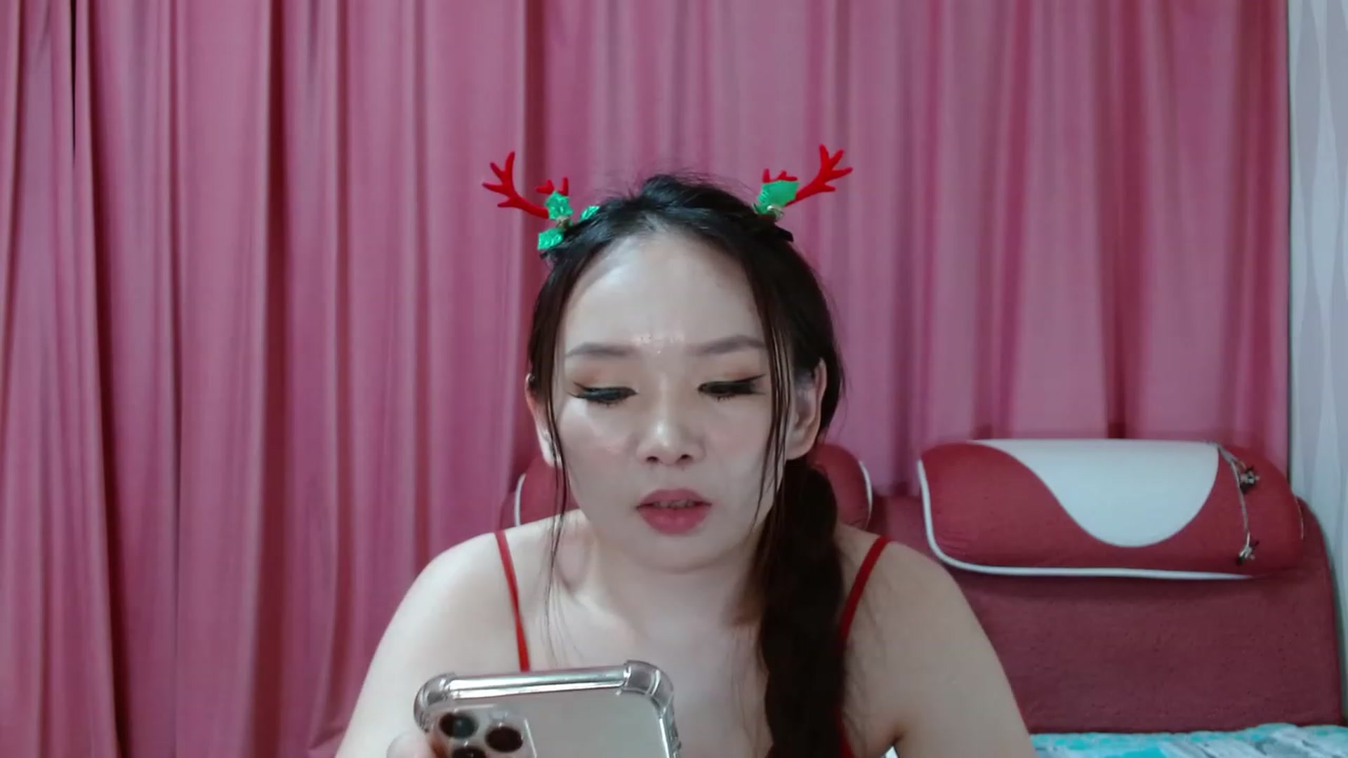 Gallery image thumbnail from Asiankitty_oX's myfreecams stream on, 12/31/2022, 14:59 image 6 of 20