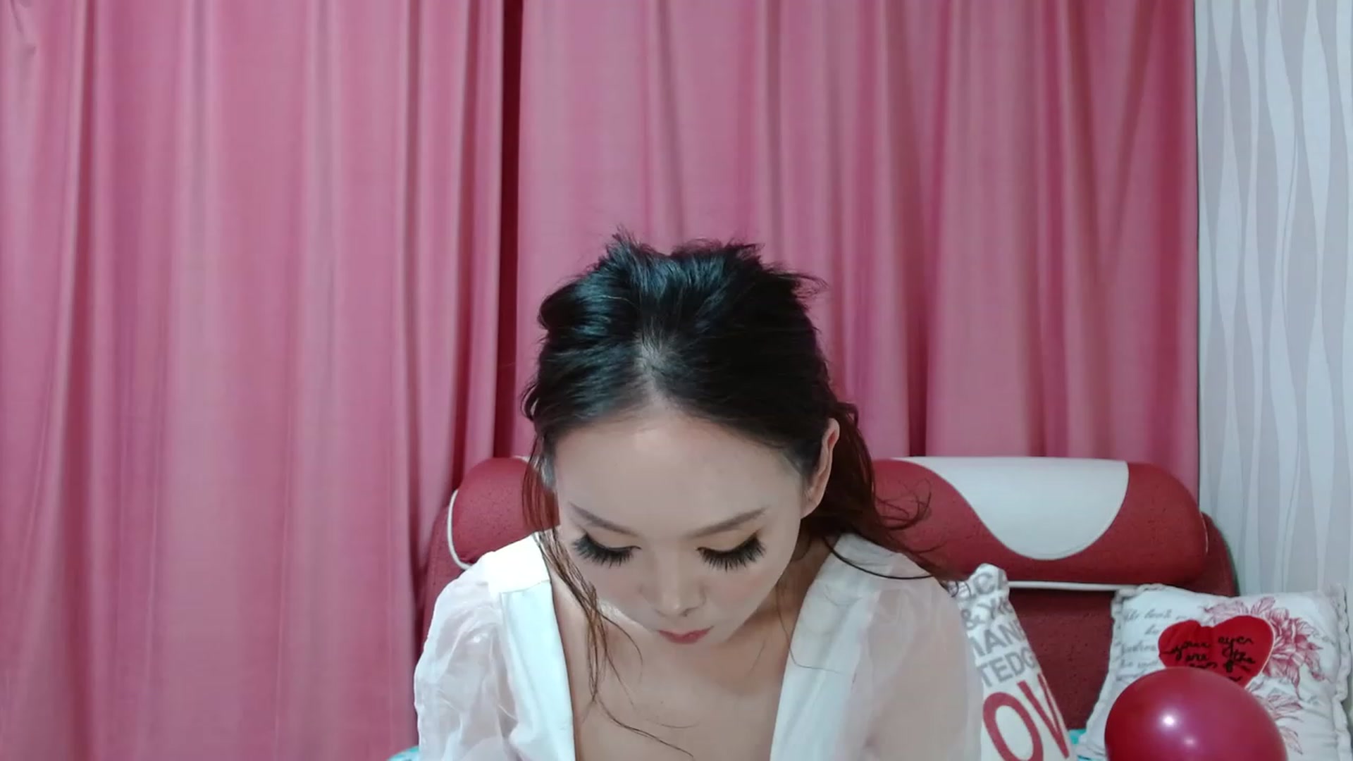 Gallery image thumbnail from Asiankitty_oX's myfreecams stream on, 01/02/2023, 09:39 image 9 of 20