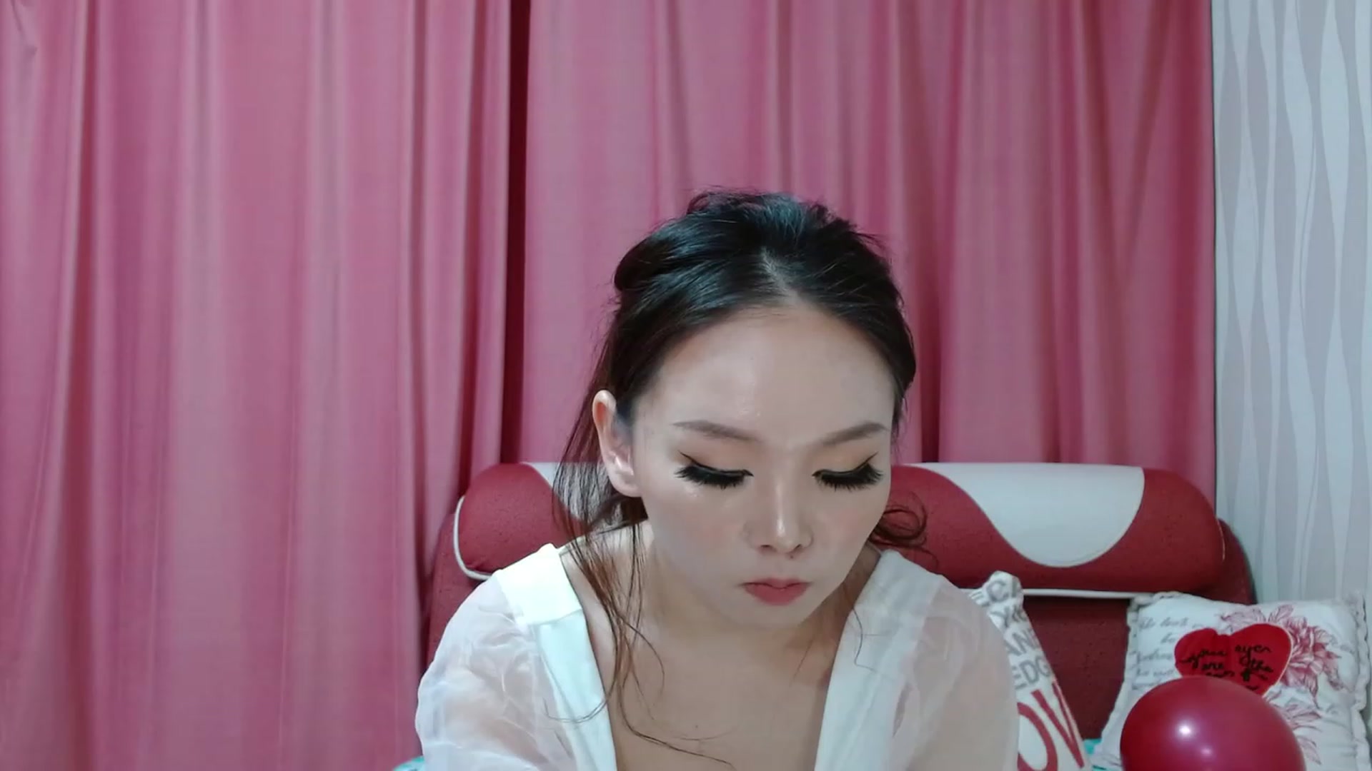 Gallery image thumbnail from Asiankitty_oX's myfreecams stream on, 01/02/2023, 09:39 image 8 of 20