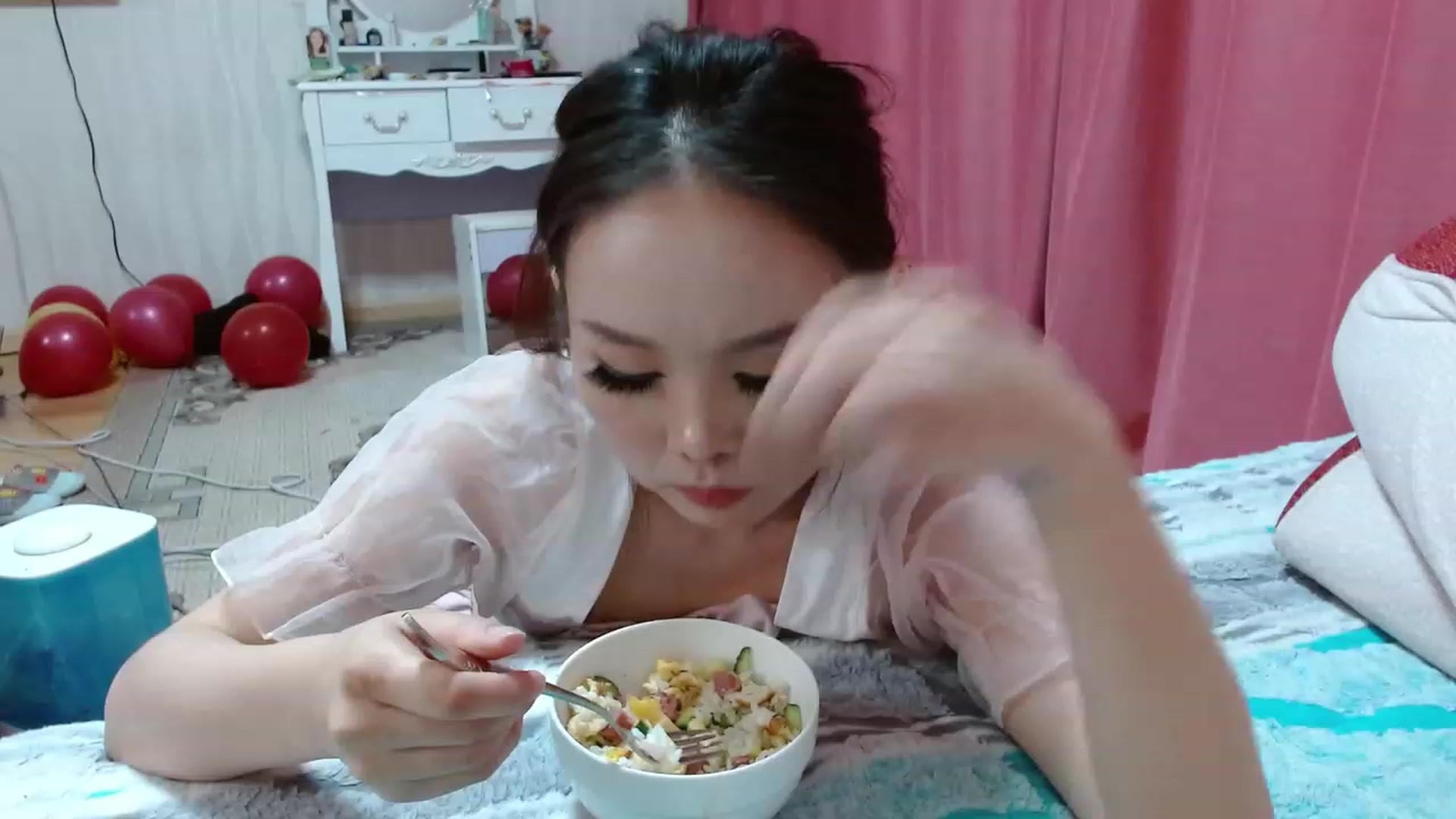 Gallery image thumbnail from Asiankitty_oX's myfreecams stream on, 01/02/2023, 09:39 image 16 of 20