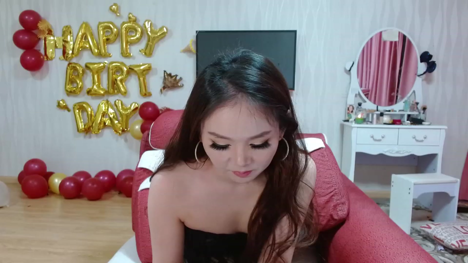 Gallery image thumbnail from Asiankitty_oX's myfreecams stream on, 01/04/2023, 13:32 image 11 of 20