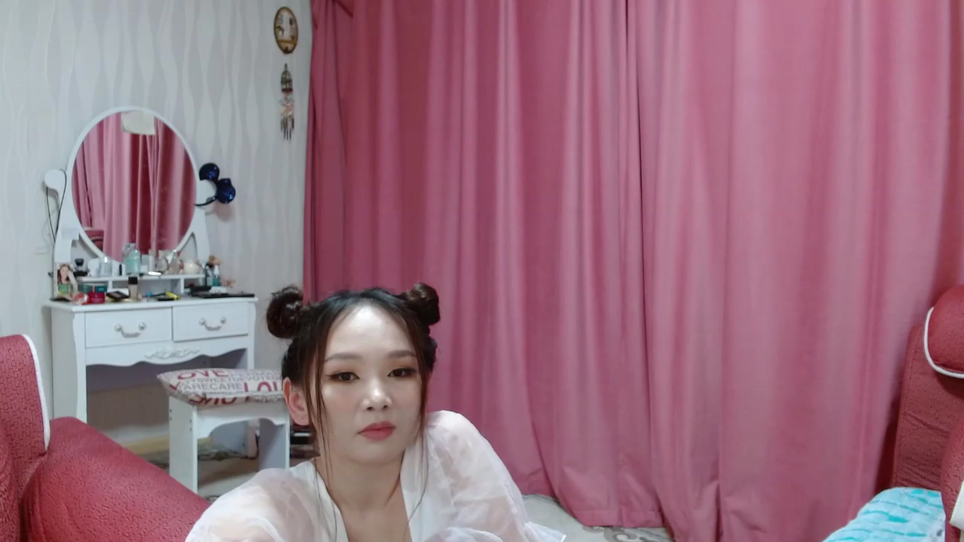 Gallery image thumbnail from Asiankitty_oX's myfreecams stream on, 01/13/2023, 16:19 image 17 of 20