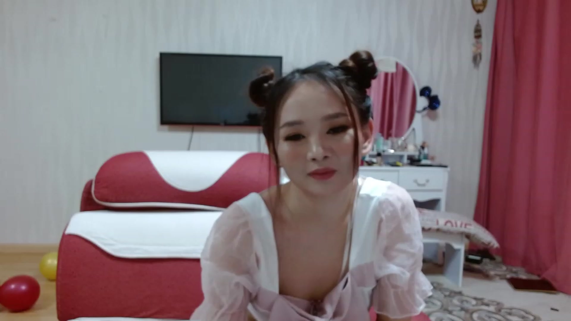 Gallery image thumbnail from Asiankitty_oX's myfreecams stream on, 01/13/2023, 16:19 image 6 of 20