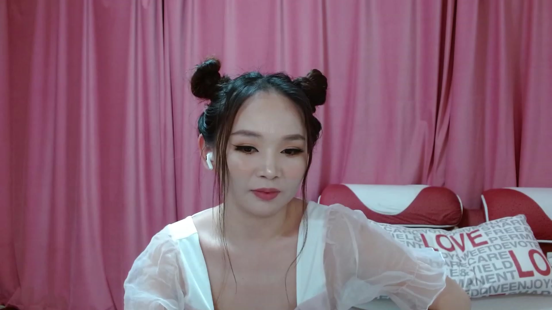 Gallery image thumbnail from Asiankitty_oX's myfreecams stream on, 01/13/2023, 17:20 image 2 of 20
