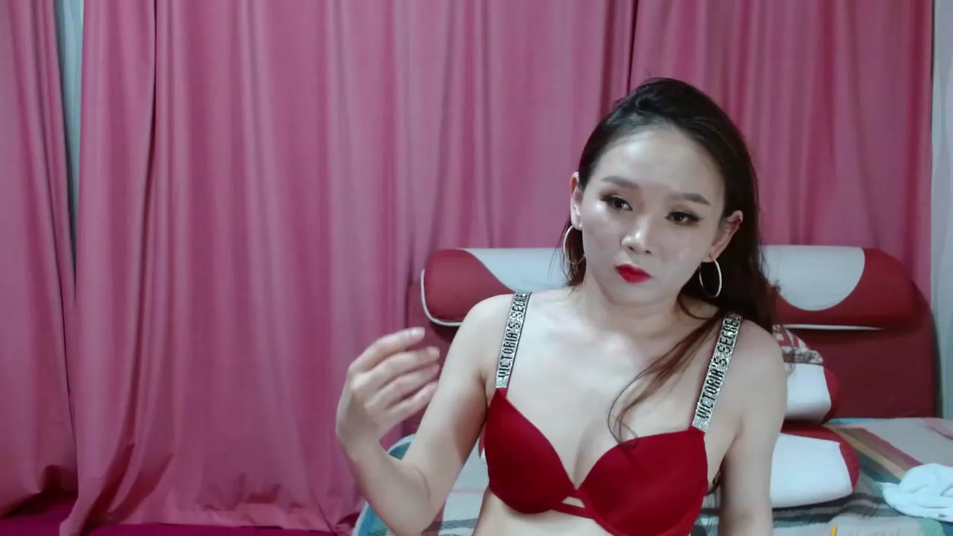 Gallery image thumbnail from Asiankitty_oX's myfreecams stream on, 01/15/2023, 12:06 image 8 of 20