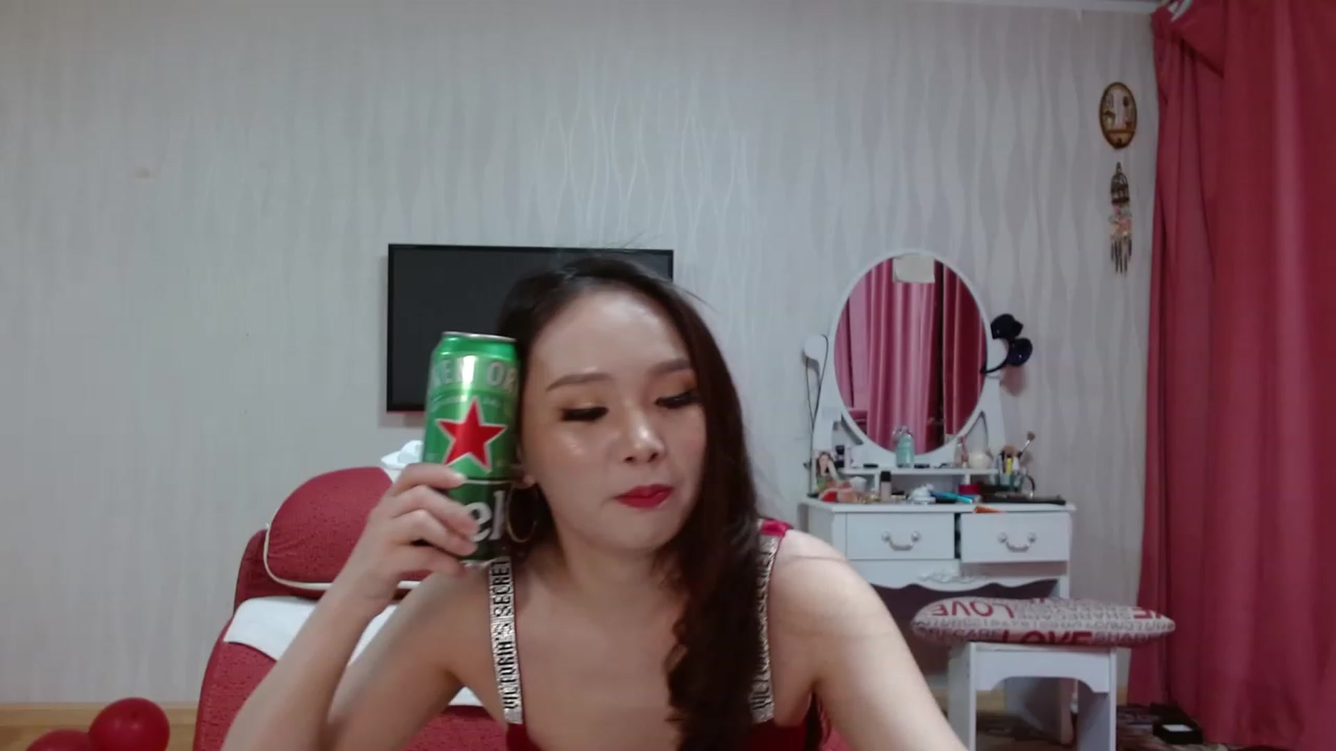 Gallery image thumbnail from Asiankitty_oX's myfreecams stream on, 01/15/2023, 13:42 image 4 of 20