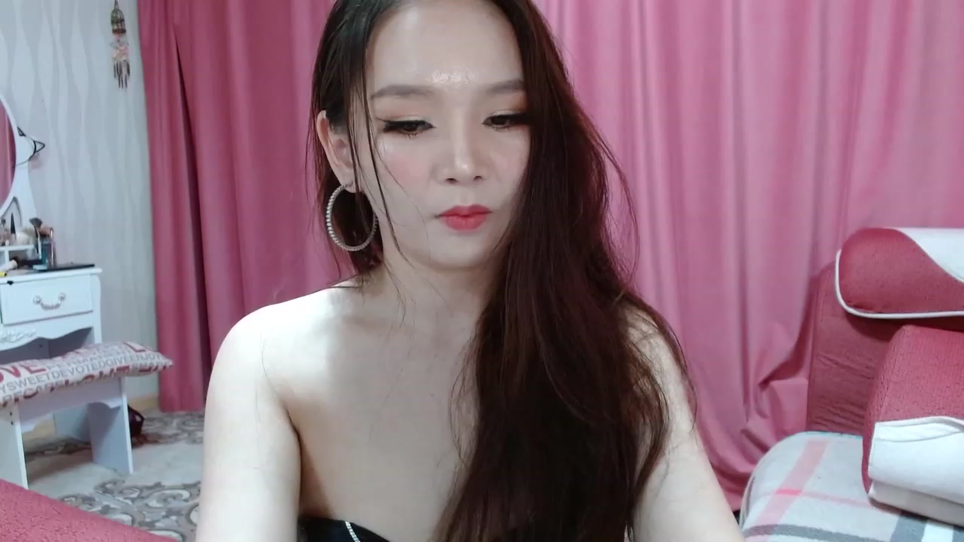 Gallery image thumbnail from Asiankitty_oX's myfreecams stream on, 02/04/2023, 14:24 image 14 of 20