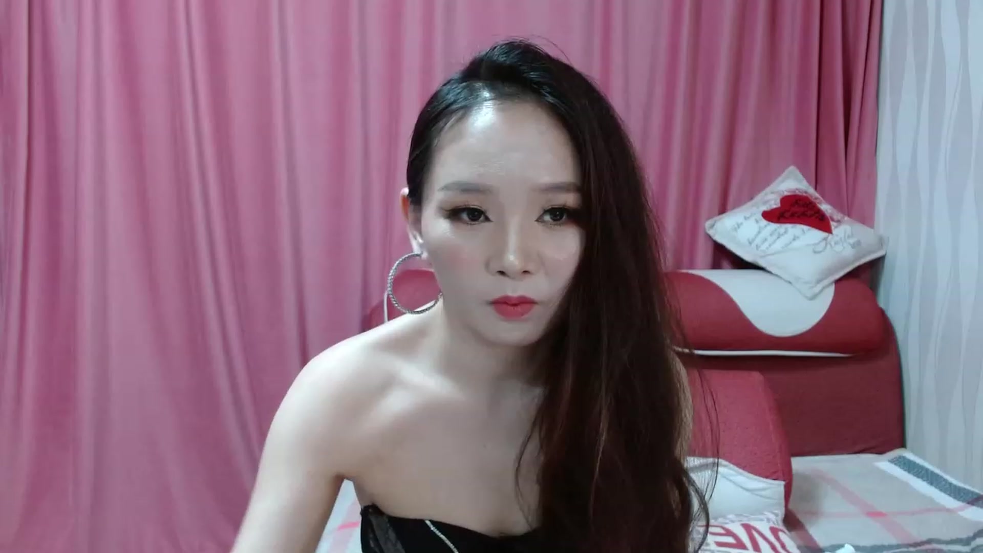 Gallery image thumbnail from Asiankitty_oX's myfreecams stream on, 02/04/2023, 15:03 image 10 of 20