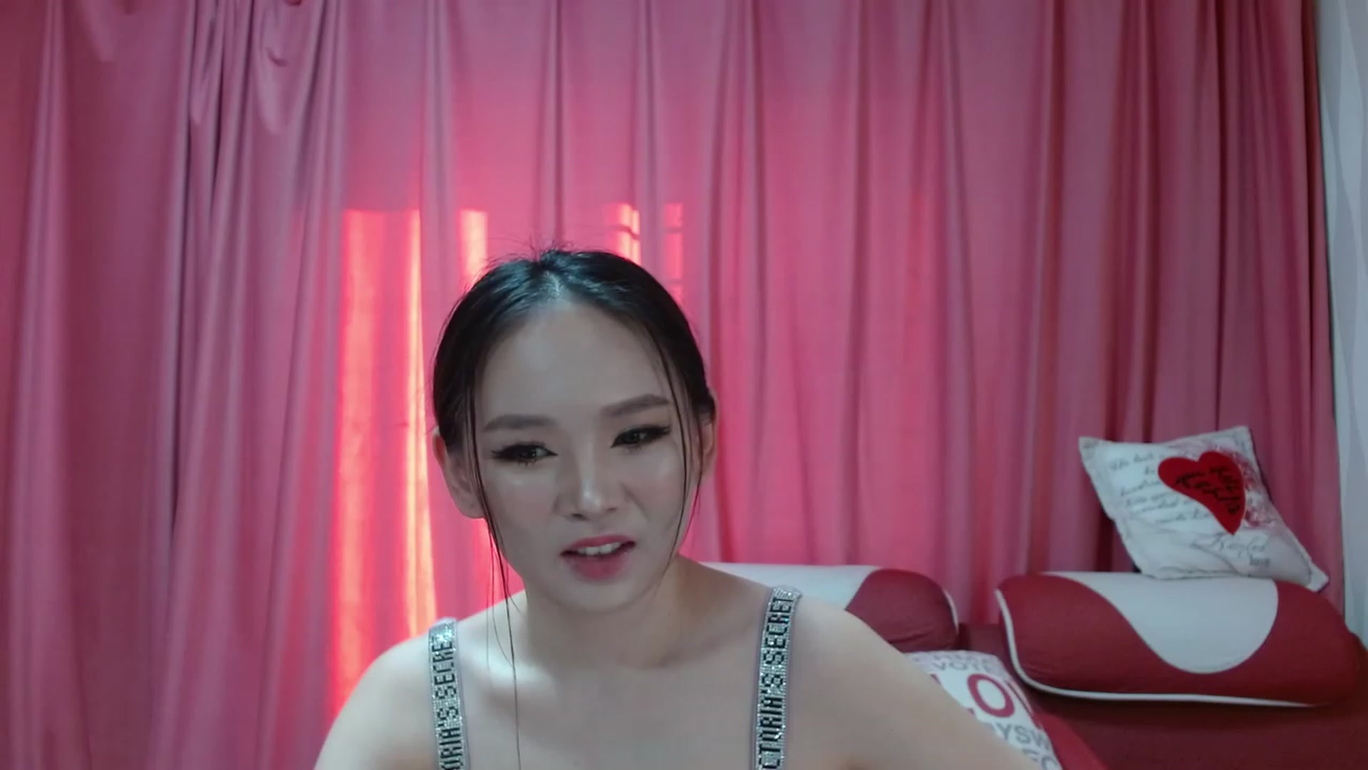 Gallery image thumbnail from Asiankitty_oX's myfreecams stream on, 02/09/2023, 04:20 image 6 of 20