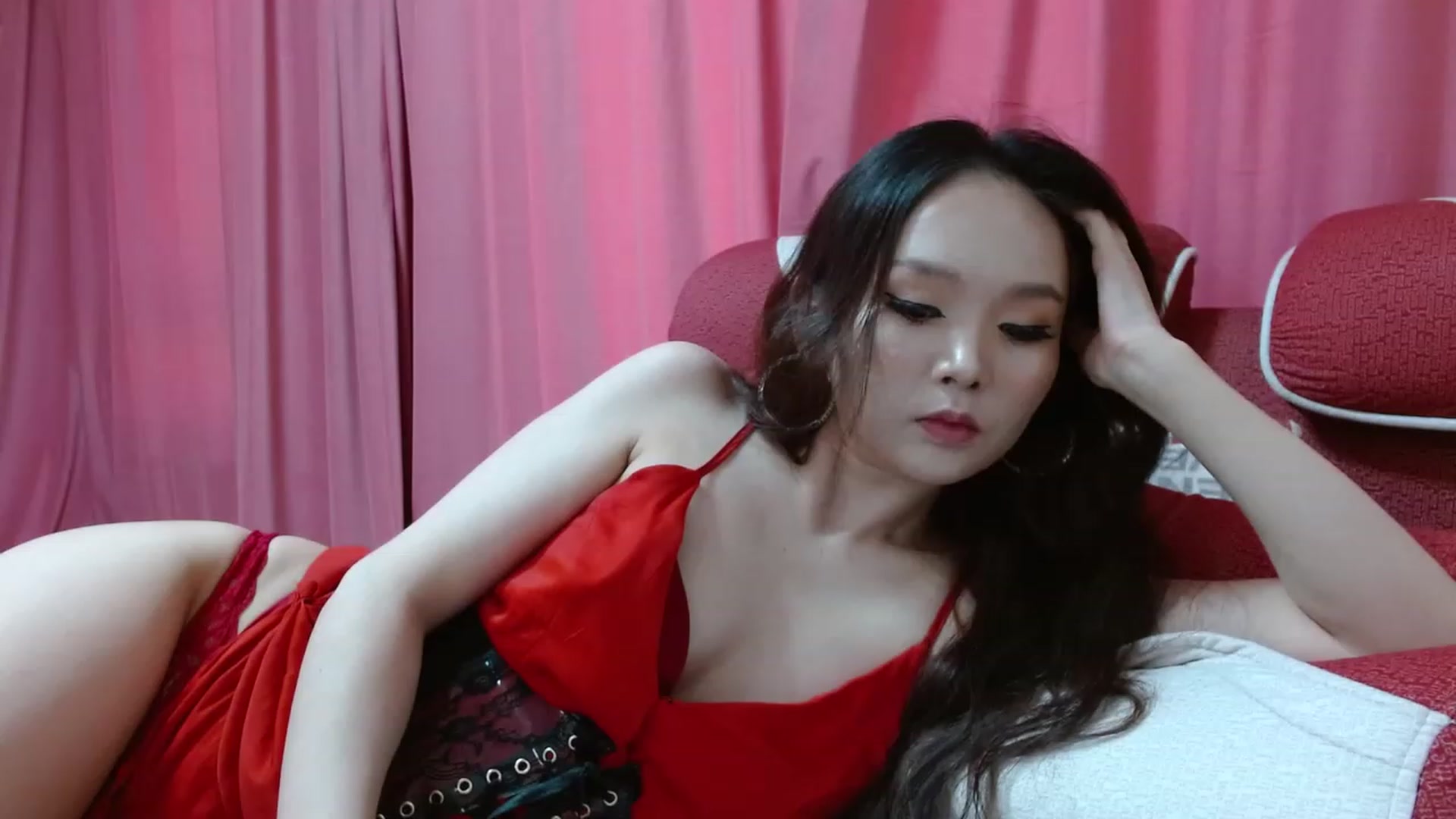 Gallery image thumbnail from Asiankitty_oX's myfreecams stream on, 02/10/2023, 06:32 image 9 of 20