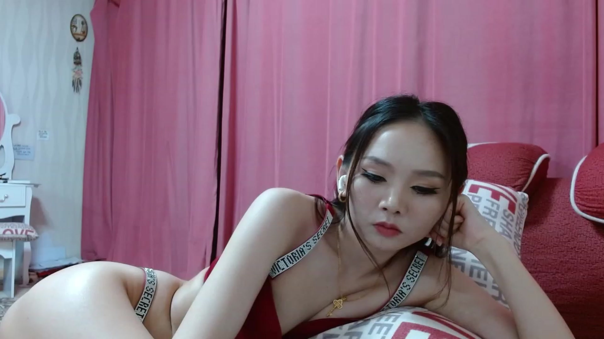 Gallery image thumbnail from Asiankitty_oX's myfreecams stream on, 03/25/2023, 13:39 image 18 of 20