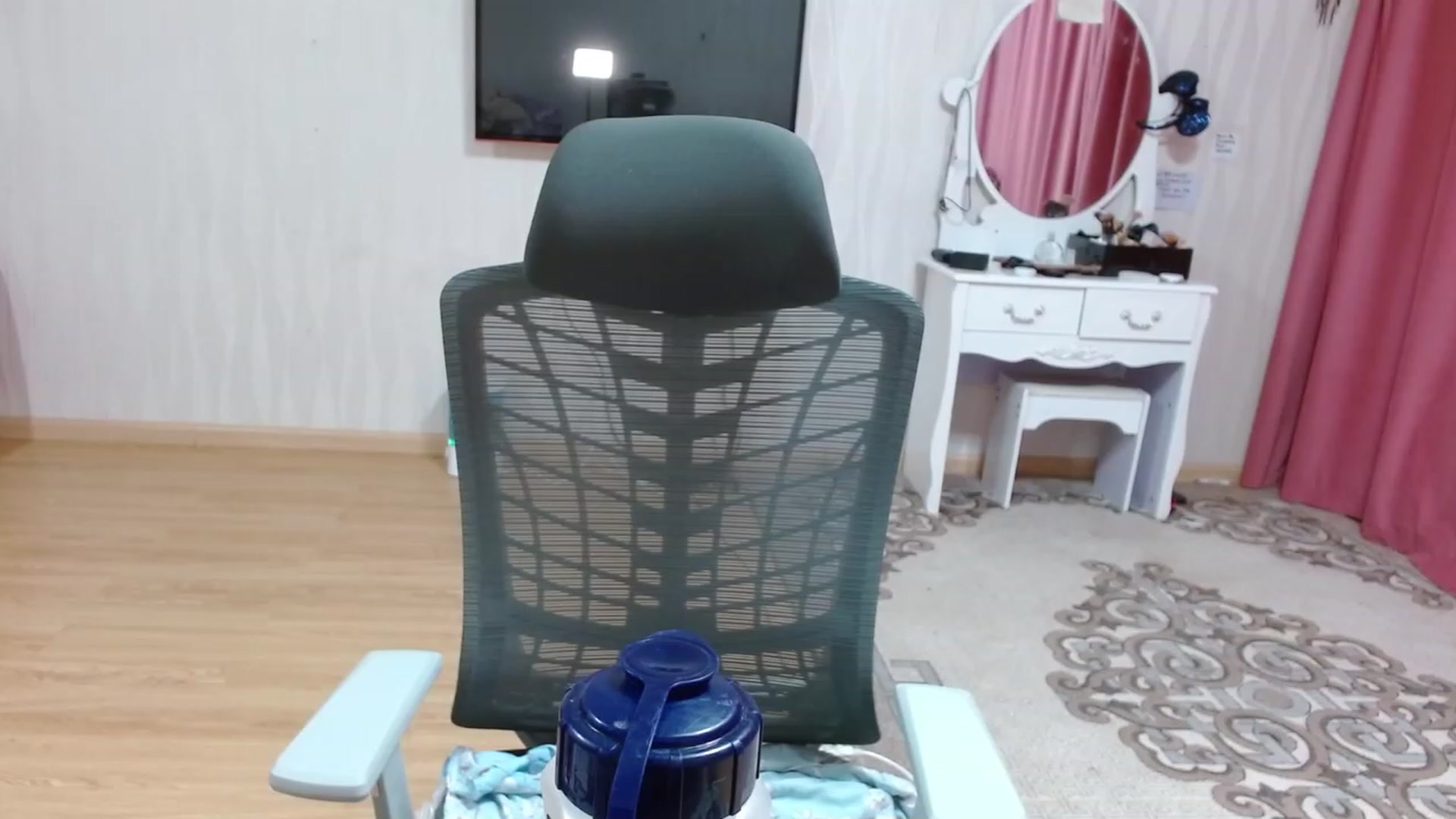 Gallery image thumbnail from Asiankitty_oX's myfreecams stream on, 03/31/2023, 13:07 image 4 of 20