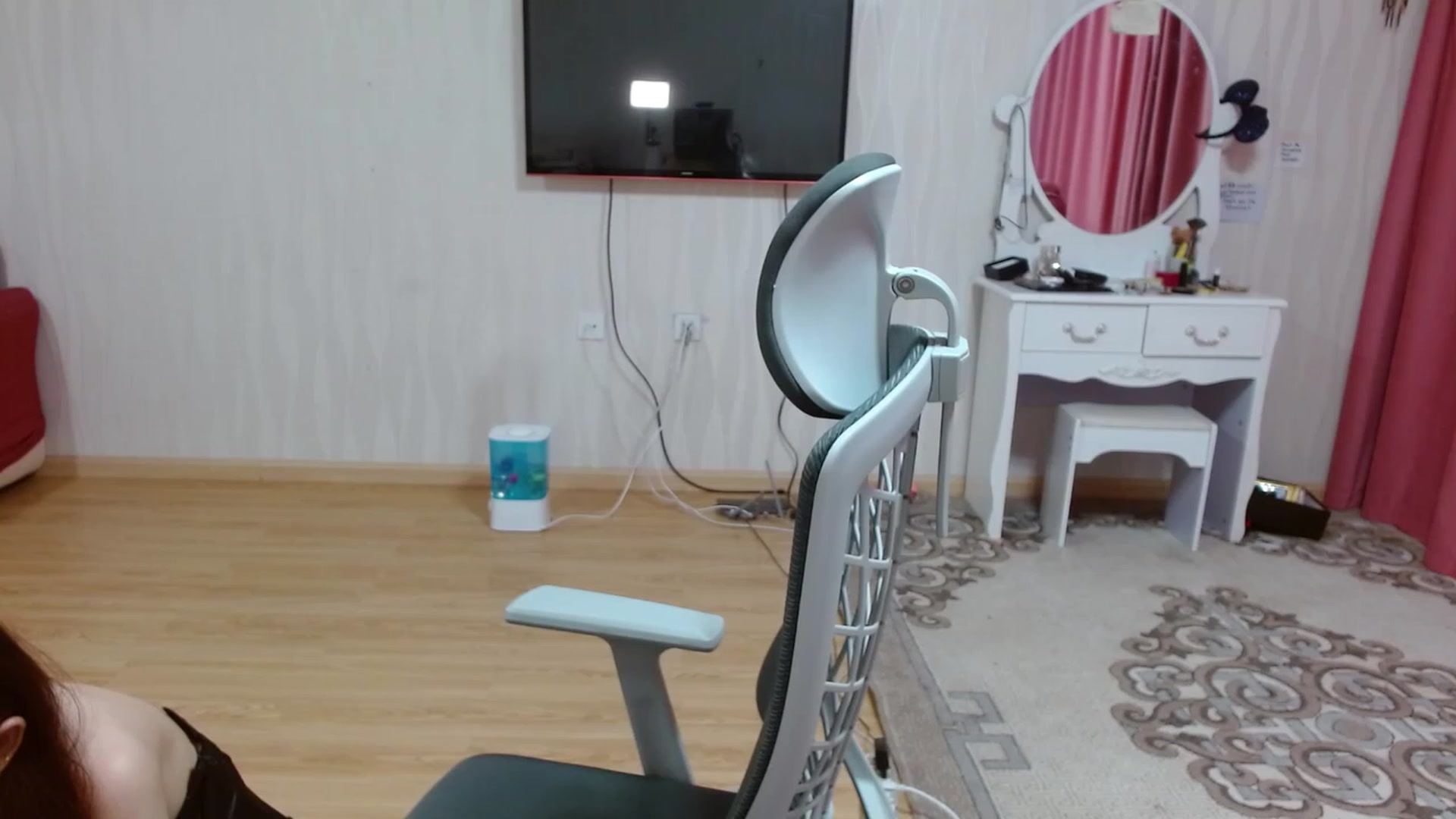 Gallery image thumbnail from Asiankitty_oX's myfreecams stream on, 04/01/2023, 10:01 image 4 of 20