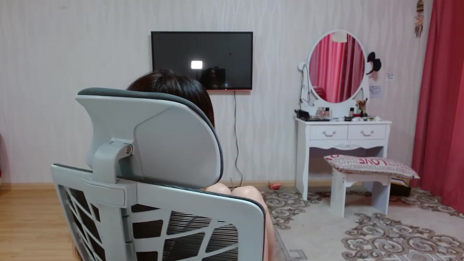 Gallery image thumbnail from Asiankitty_oX's myfreecams stream on, 04/02/2023, 06:19 image 20 of 20