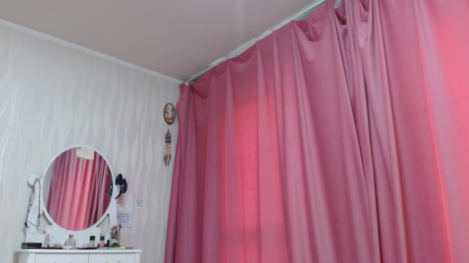 Gallery image thumbnail from Asiankitty_oX's myfreecams stream on, 04/05/2023, 04:53 image 10 of 20