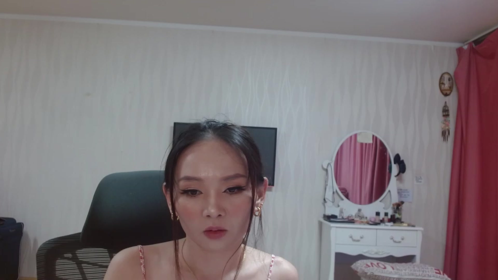 Gallery image thumbnail from Asiankitty_oX's myfreecams stream on, 04/05/2023, 16:59 image 8 of 20