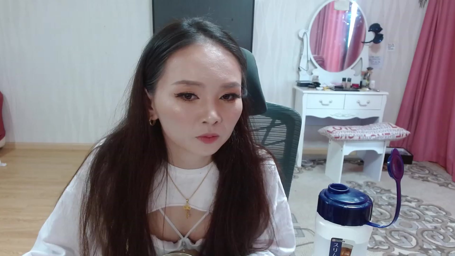 Gallery image thumbnail from Asiankitty_oX's myfreecams stream on, 04/07/2023, 04:48 image 12 of 20