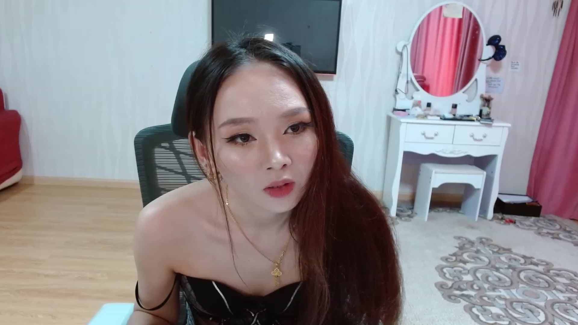 Gallery image thumbnail from Asiankitty_oX's myfreecams stream on, 04/09/2023, 03:50 image 4 of 20