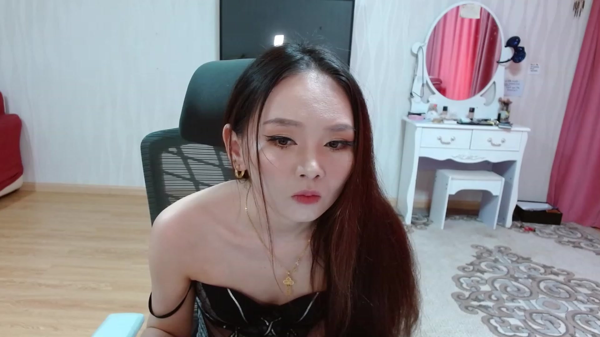Gallery image thumbnail from Asiankitty_oX's myfreecams stream on, 04/09/2023, 03:50 image 8 of 20