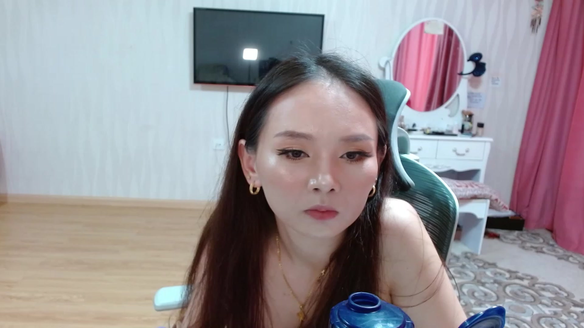 Gallery image thumbnail from Asiankitty_oX's myfreecams stream on, 04/10/2023, 05:24 image 15 of 20