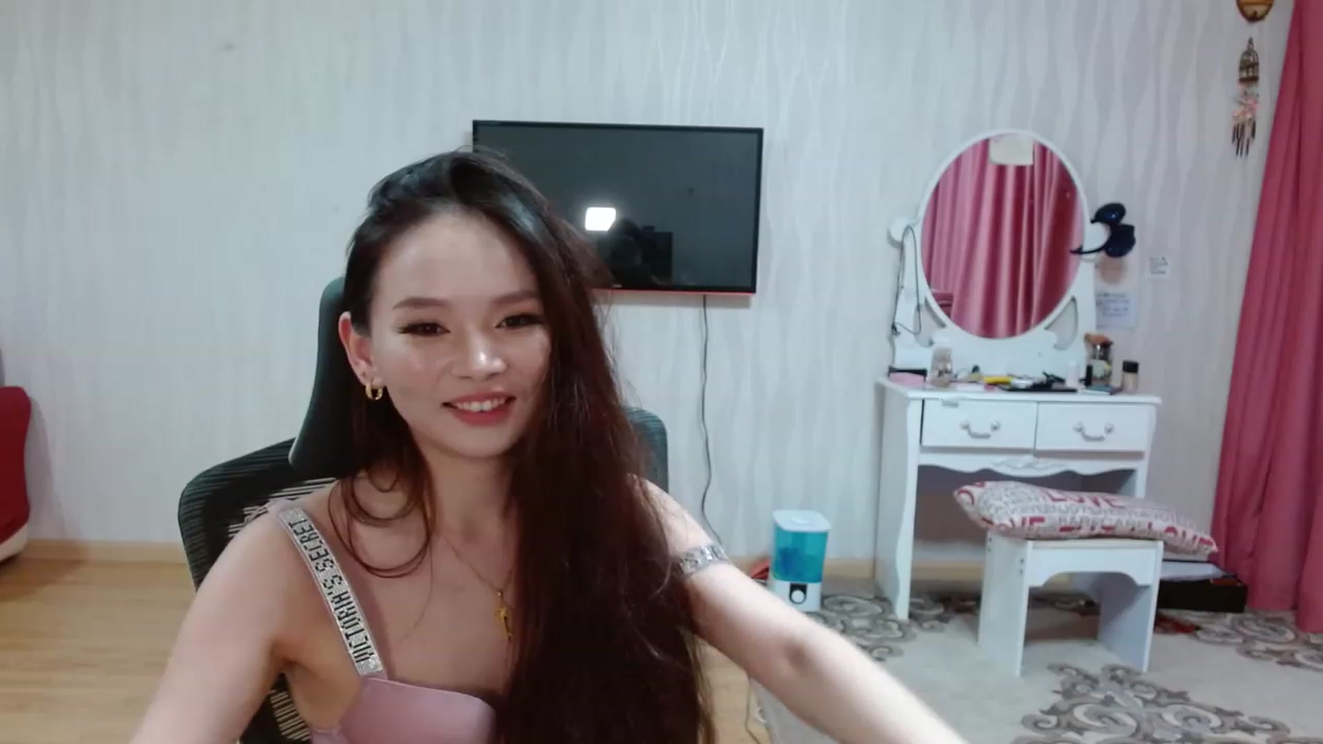 Gallery image thumbnail from Asiankitty_oX's myfreecams stream on, 04/10/2023, 14:03 image 16 of 20