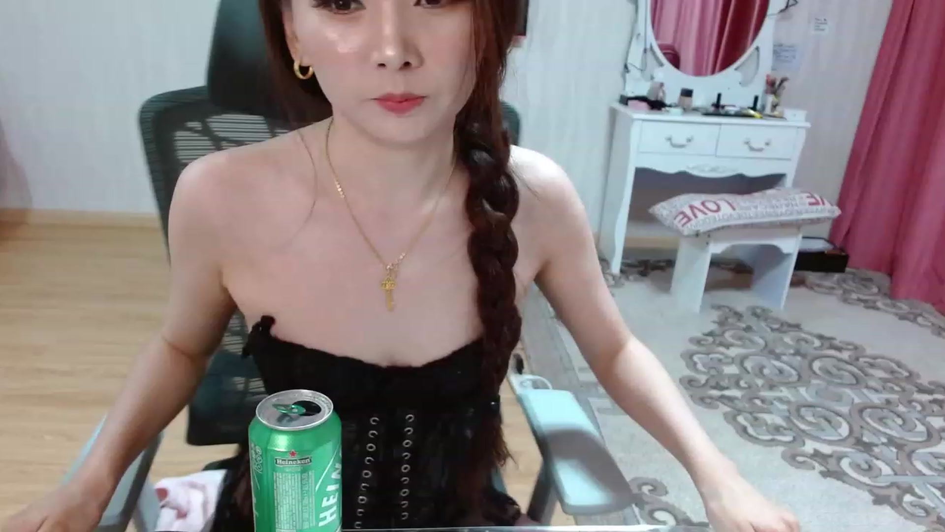 Gallery image thumbnail from Asiankitty_oX's myfreecams stream on, 04/14/2023, 14:02 image 3 of 20