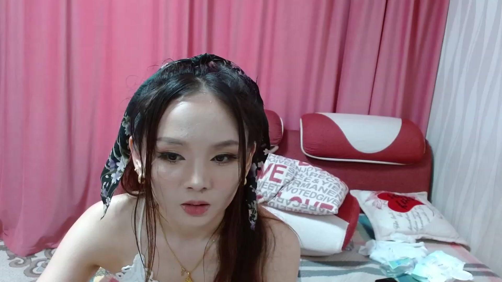 Gallery image thumbnail from Asiankitty_oX's myfreecams stream on, 04/16/2023, 10:43 image 14 of 20
