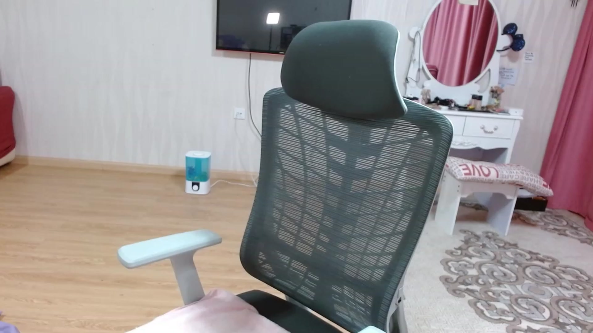 Gallery image thumbnail from Asiankitty_oX's myfreecams stream on, 04/17/2023, 14:20 image 1 of 20