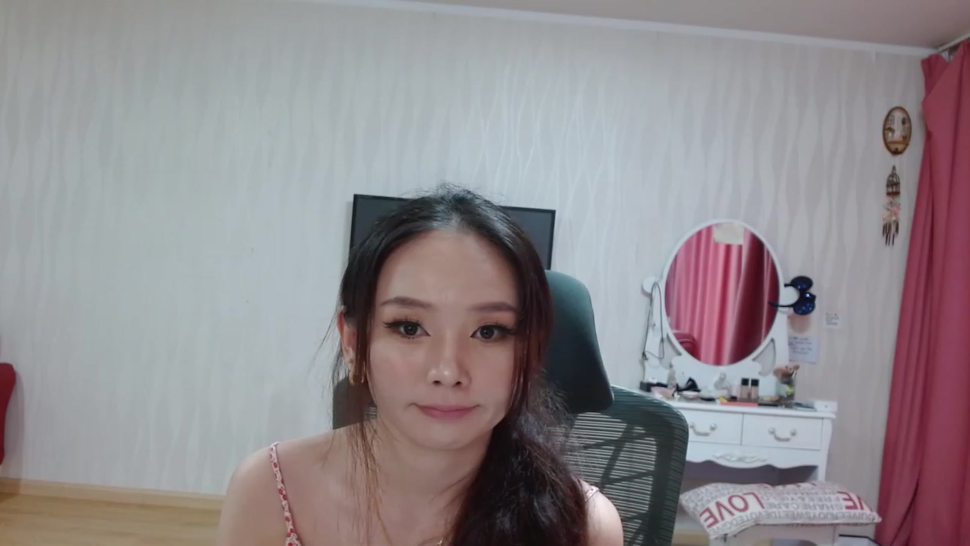 Gallery image thumbnail from Asiankitty_oX's myfreecams stream on, 04/19/2023, 06:43 image 20 of 20