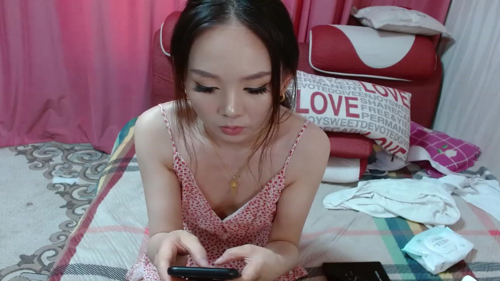 Gallery image thumbnail from Asiankitty_oX's myfreecams stream on, 04/19/2023, 08:27 image 18 of 20
