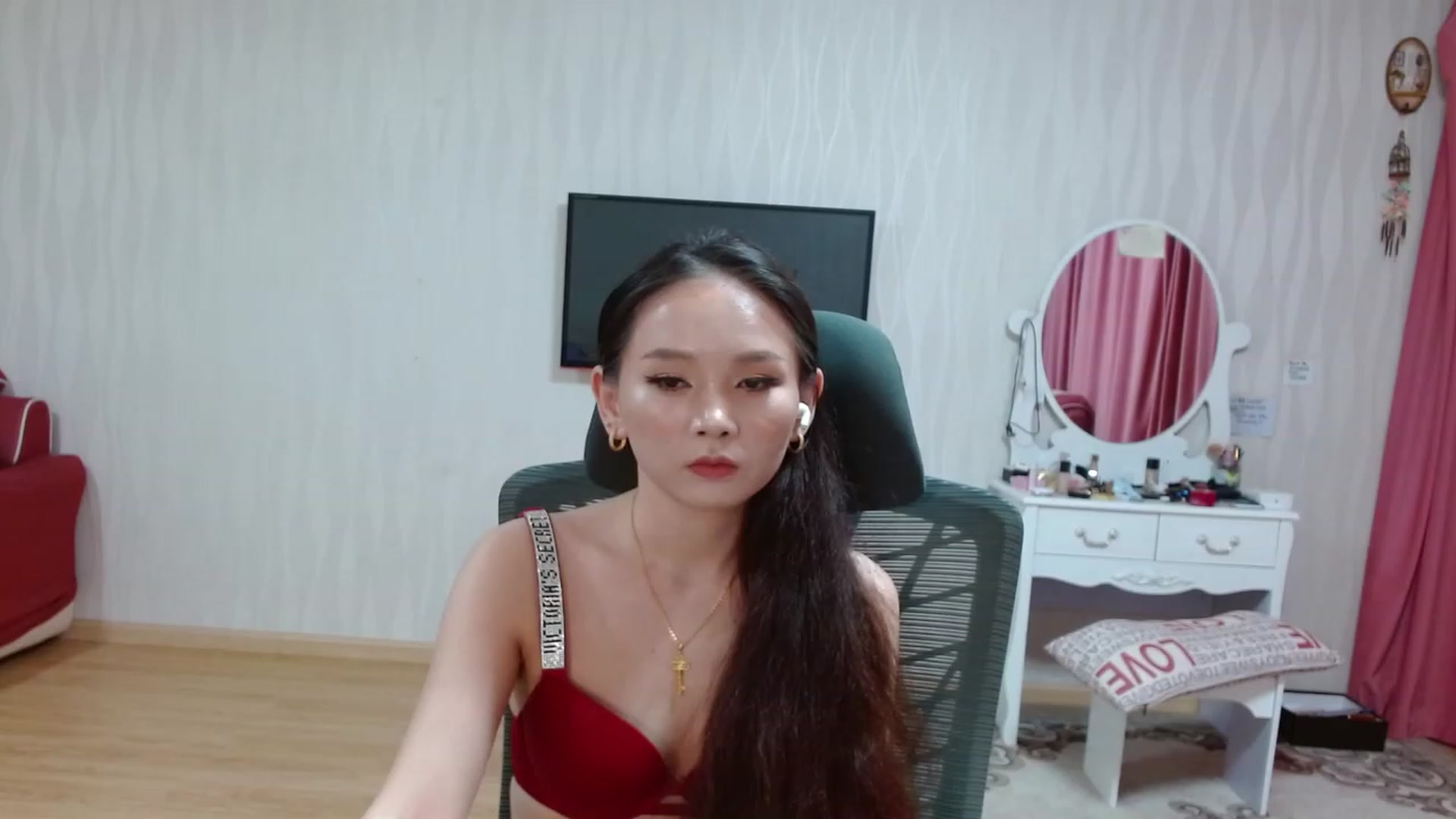 Gallery image thumbnail from Asiankitty_oX's myfreecams stream on, 04/22/2023, 13:06 image 15 of 20