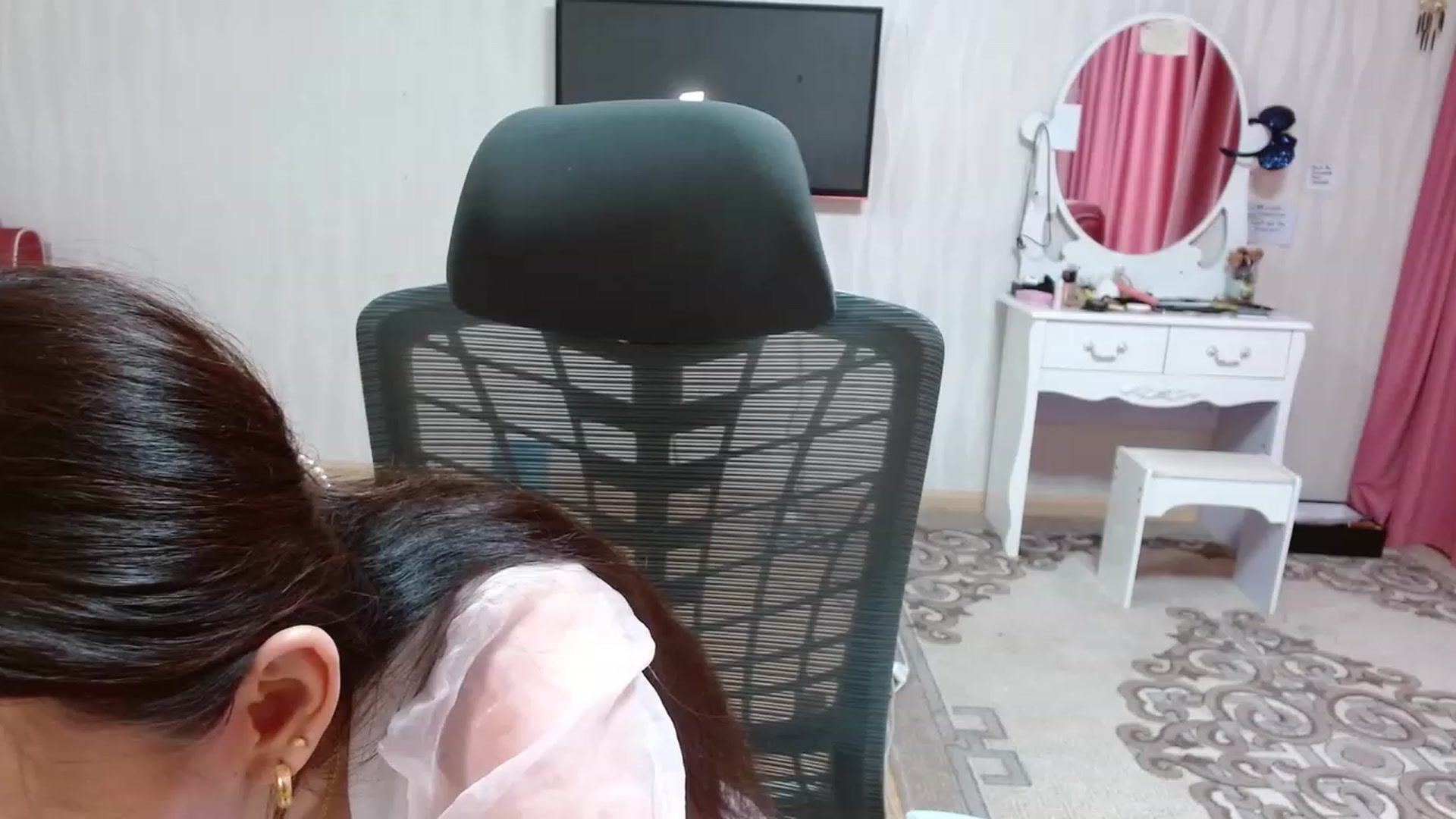 Gallery image thumbnail from Asiankitty_oX's myfreecams stream on, 04/24/2023, 04:51 image 12 of 20