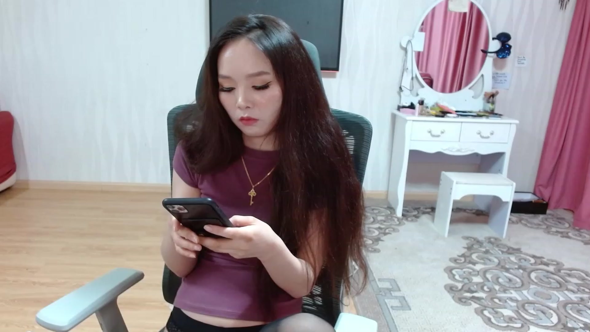 Gallery image thumbnail from Asiankitty_oX's myfreecams stream on, 04/24/2023, 14:45 image 11 of 20