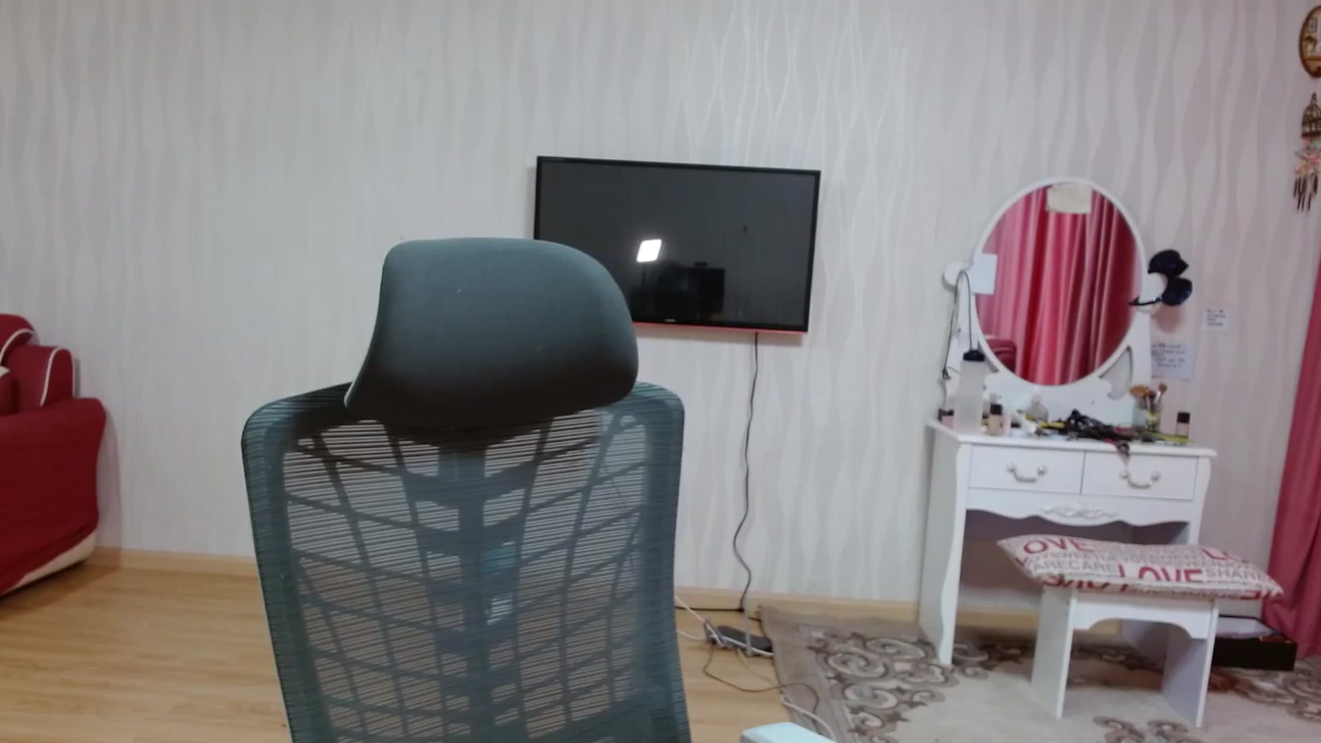 Gallery image thumbnail from Asiankitty_oX's myfreecams stream on, 04/25/2023, 05:27 image 7 of 20